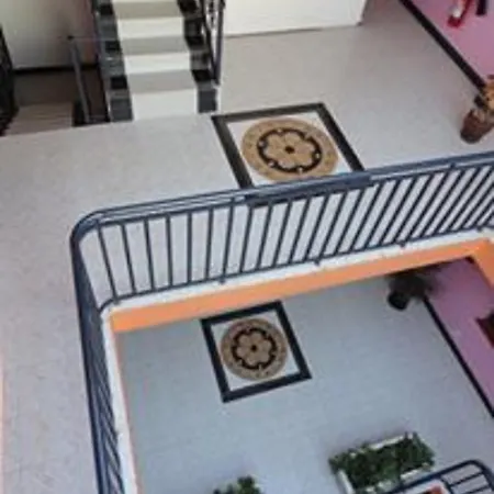 Hotel The Kryptonite 3*
